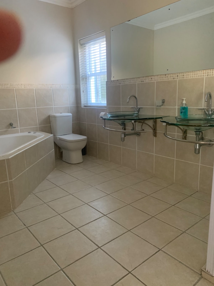 4 Bedroom Property for Sale in Goose Valley Western Cape